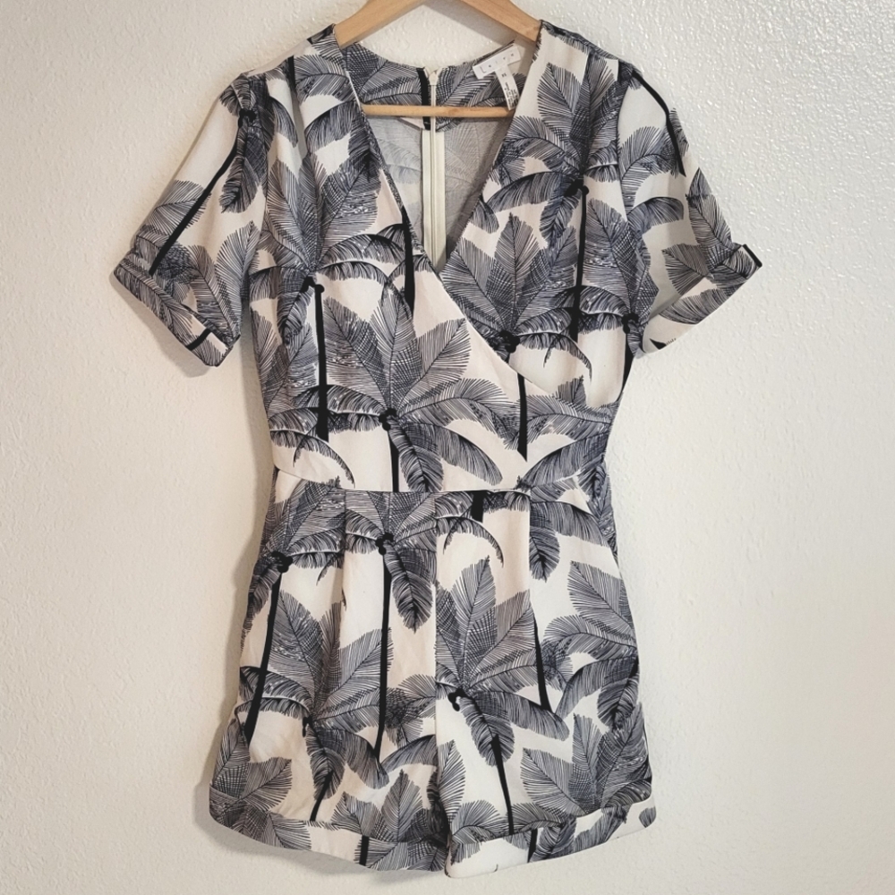 Leith Tropical Leaf Print Wrap Romper Jumpsuit Shorts white navy blue Sz XS